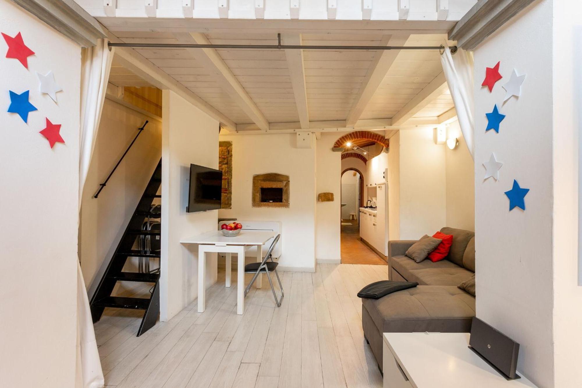 Apartment Oltrarno Loft By Halldis Florenz